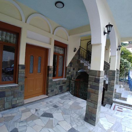 Guest House Urat Gjirokaster Exterior photo